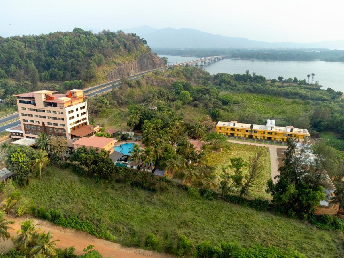 Hotel Sterling Karwar Exterior foto