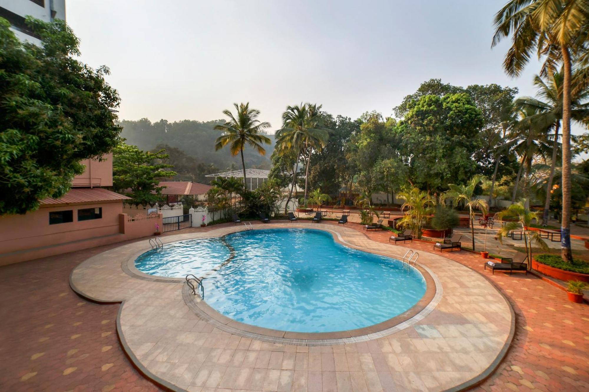 Hotel Sterling Karwar Exterior foto