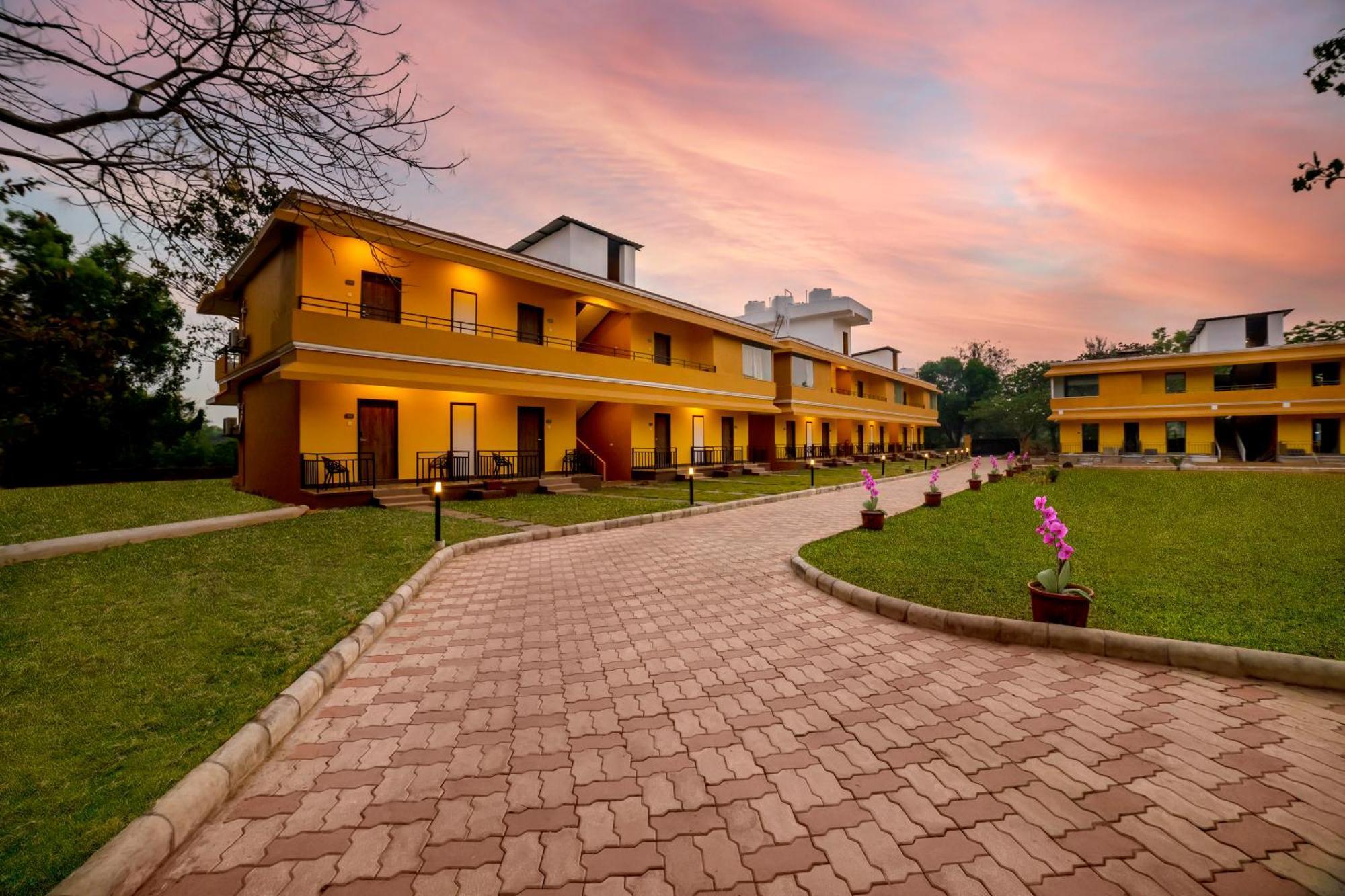 Hotel Sterling Karwar Exterior foto